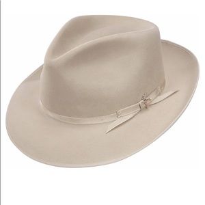 Stetson Stratoliner in Silverbelly. Size 7 1/4